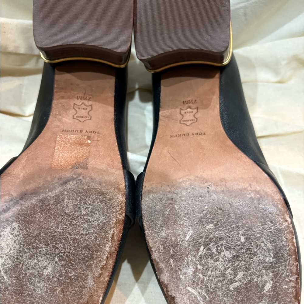 Tory Burch Black Leather Multi Logo Kiltie Heeled Loafers - Size 7.5 - Picture 5 of 8